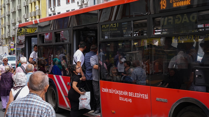 İZMİR'DE ULAŞIMA ZAM YAPILDI