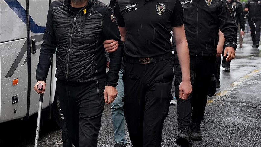 İBB'YE YÖNELİK YOLSUZLUK SORUŞTURMASINDA GÖZALTINA ALINAN ŞÜPHELİLERİN EMNİYETTE İFADE İŞLEMLERİ BAŞLADI