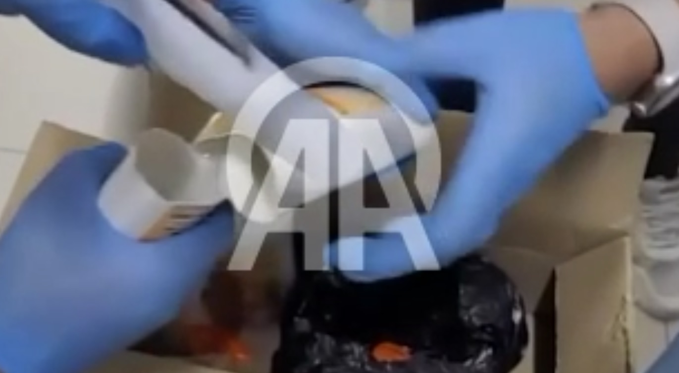 İZMİR'de ŞAMPUAN KUTULARINDA UYUŞTURUCU ELE GEÇİRİLDİ