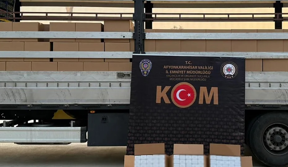 AFYON'DA 4 MİLYON 300 BİN MAKARON YAKALANDI