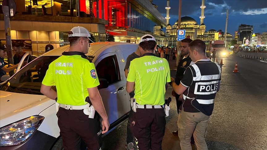 "Huzur İstanbul" uygulamasında 705 kişi gözaltına alındı