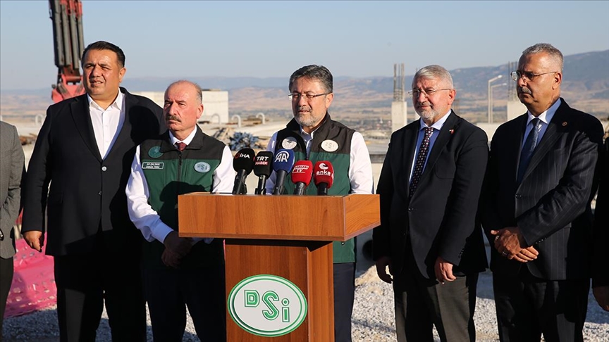 BAKAN YUMAKLI, BELEDİYELERİ SU YÖNETİMİ KONUSUNDA UYARDI