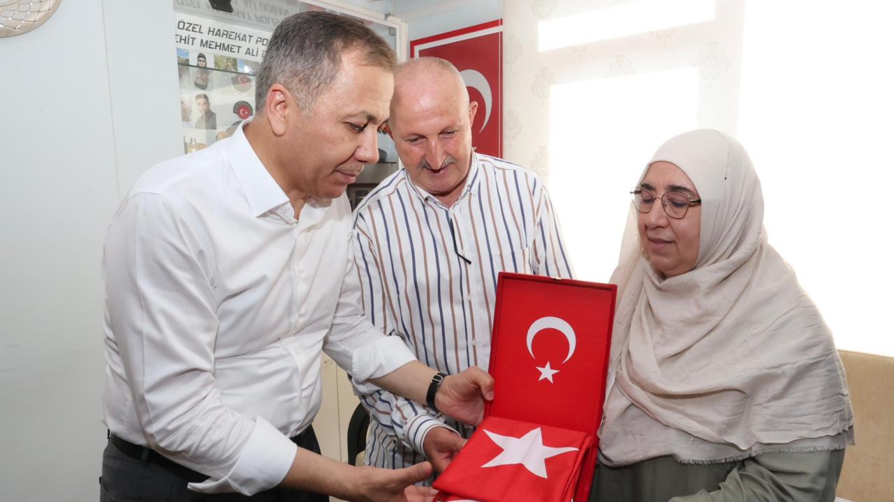 BAKAN YERLİKAYA, ŞEHİT POLİS DOĞAN'IN AİLESİNİ ZİYARET ETTİ