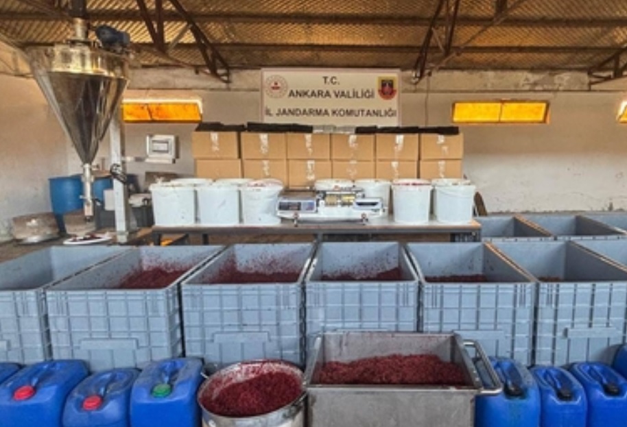 BAŞKENTTE 4,5 TON KAÇAK NARGİLE TÜTÜNÜ ELE GEÇİRİLDİ