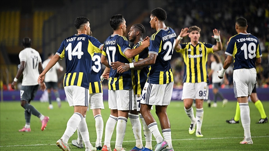 FENERBAHÇE, LİGDEKİ İLK 3 PUANINI 3 GOLLE ALDI