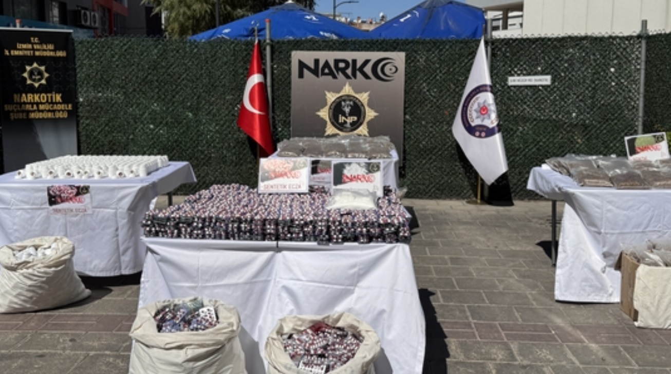 İZMİR'DE UYUŞTURUCU OPERASYONLARI'NDA 133 TUTUKLAMA