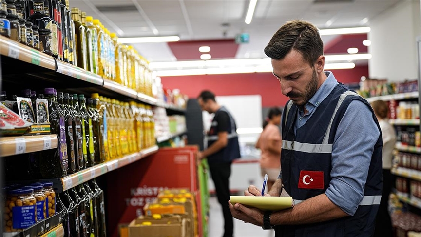 İZMİR VE İSTANBUL'DAKİ MARKETLERDE FİYAT DENETİMLERİ SÜRÜYOR