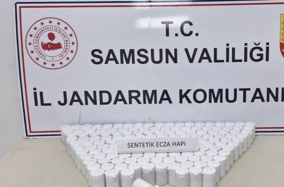 SAMSUN'DA 9 BİN 31 SENTETİK ECZA HAPI ELE GEÇİRİLDİ!