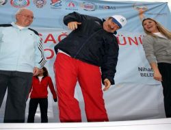 Bakanlar Özak ve Kavaf, Sağlık İçin Yürüyüş Yaptı!