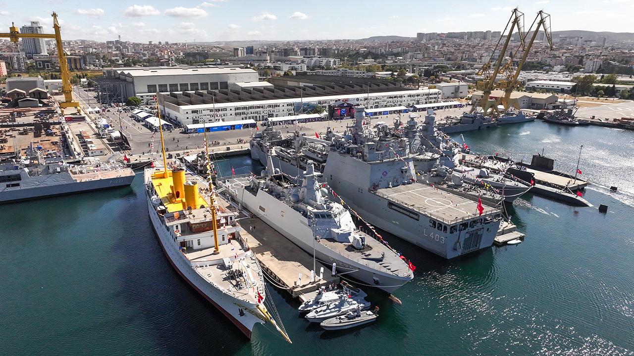 "TEKNOFEST MAVİ VATAN" HALK ZİYARETİNE AÇILDI!