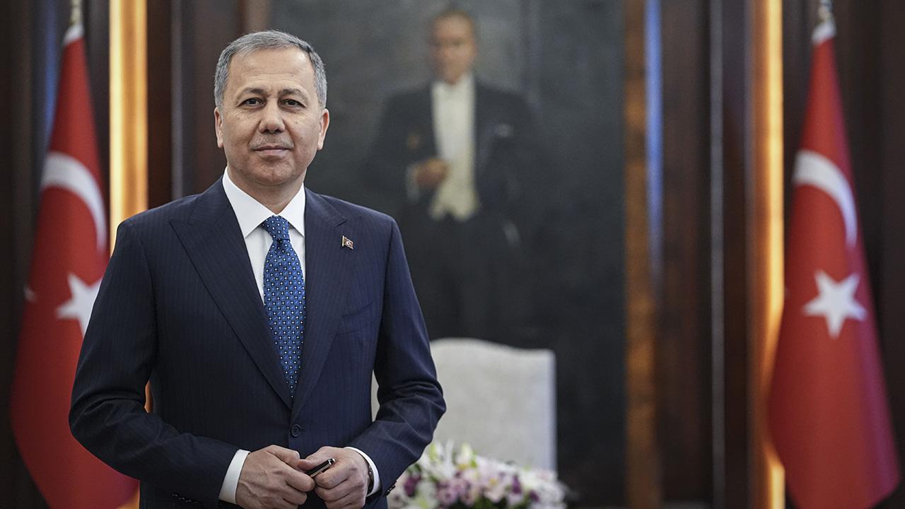 GEREĞİ YAPILDI- KADIN YAYAYA TOKAT ATAN TRAFİK ZORBASI YAKALANDI