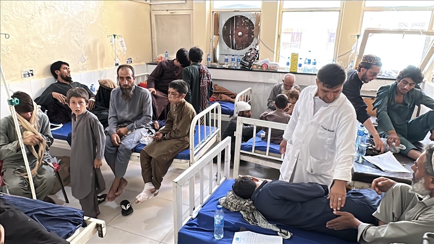 Afganistan'da 6 büyüklüğündeki depremde 800'den fazla kişi yaşamını yitirdi