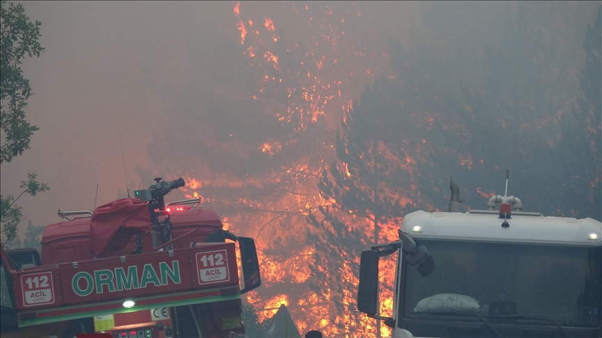 KASTAMONU VE AYDIN'DAKİ YANGINLARA MÜDAHALE SÜRÜYOR