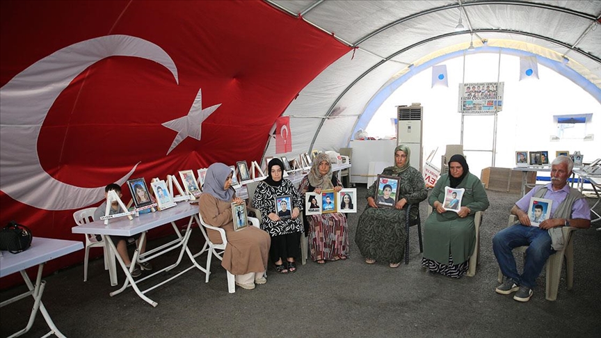 DİYARBAKIR ANNELERİNİN EVLAT NÖBETİ 7. YILINA GİRDİ