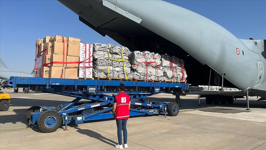 TÜRK KIZILAY'DAN AFGANİSTAN'DAKİ DEPREMZEDELERE İNSANİ YARDIM DESTEĞİ