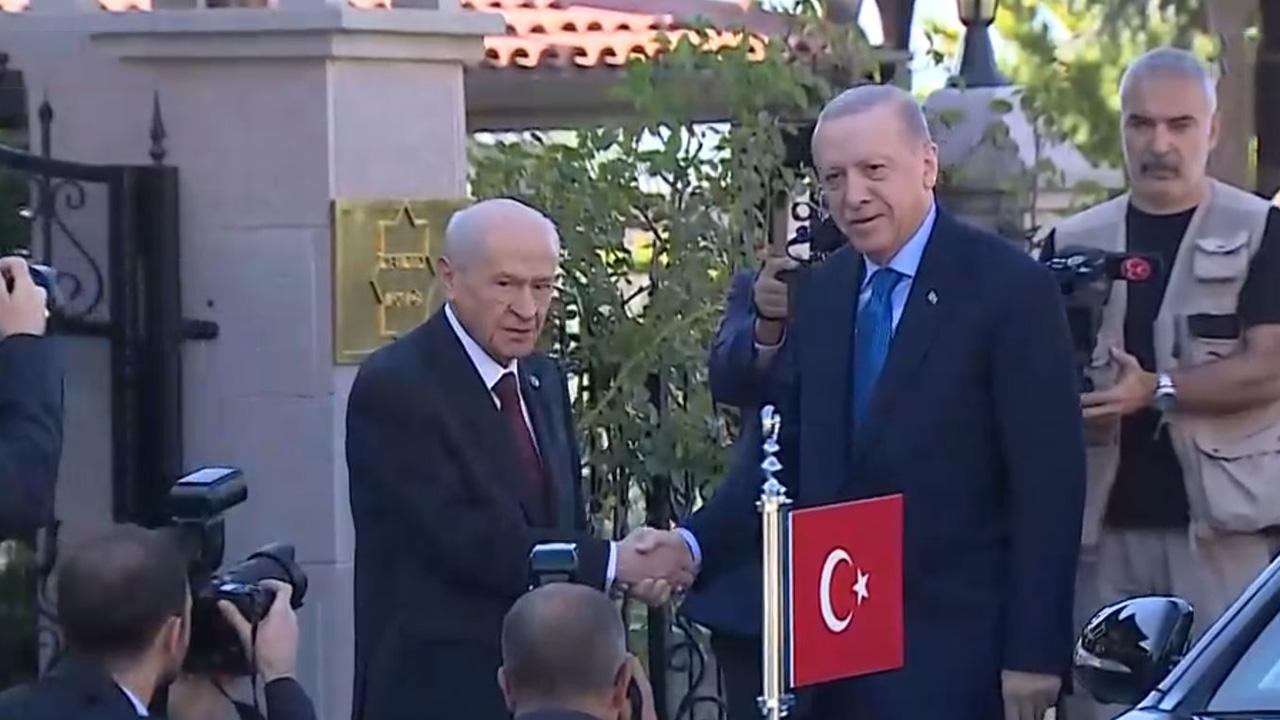 CUMHURBAŞKANI ERDOĞAN, MHP GENEL BAŞKANI BAHÇELİ'Yİ ZİYARET ETTİ
