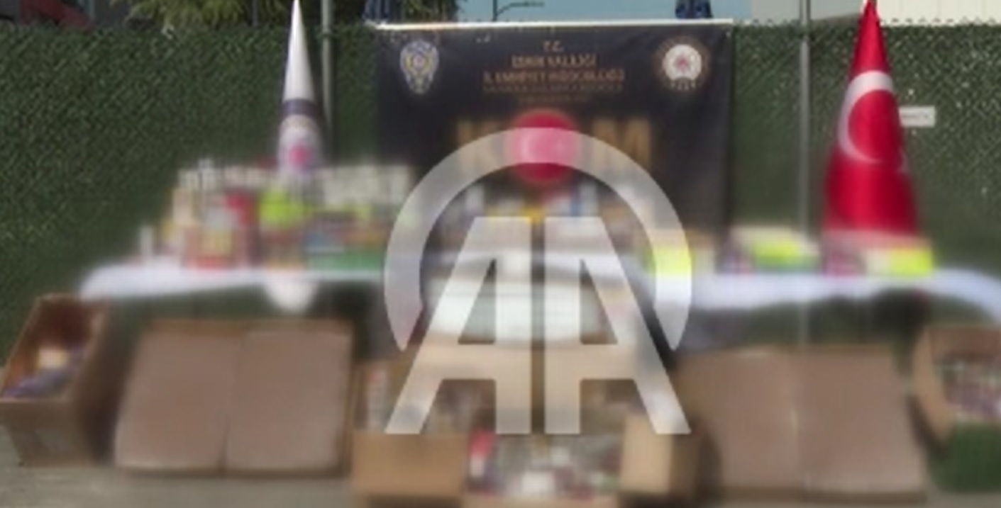 İZMİR'de PURO, SİGARA ve ELEKTRONİK SİGARA OPERASYONU