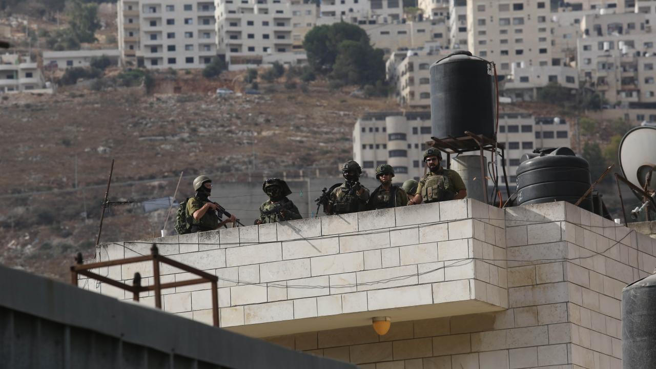 İSRAİL ORDUSUNUN BASKINLARINDA 17 FİLİSTİNLİ YARALANDI