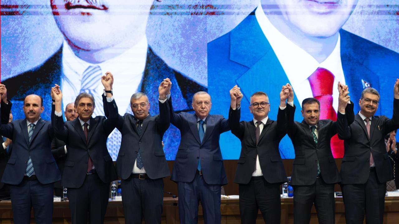 2 BELEDİYE BAŞKANI AK PARTİ'YE KATILDI!