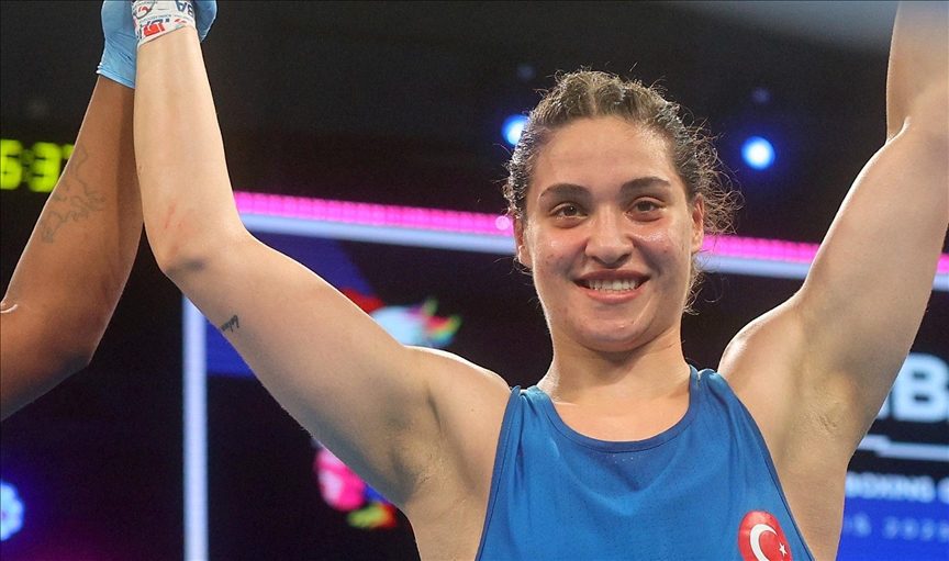 MİLLİ BOKSÖR BÜŞRA IŞILDAR, DÜNYA İKİNCİSİ OLDU