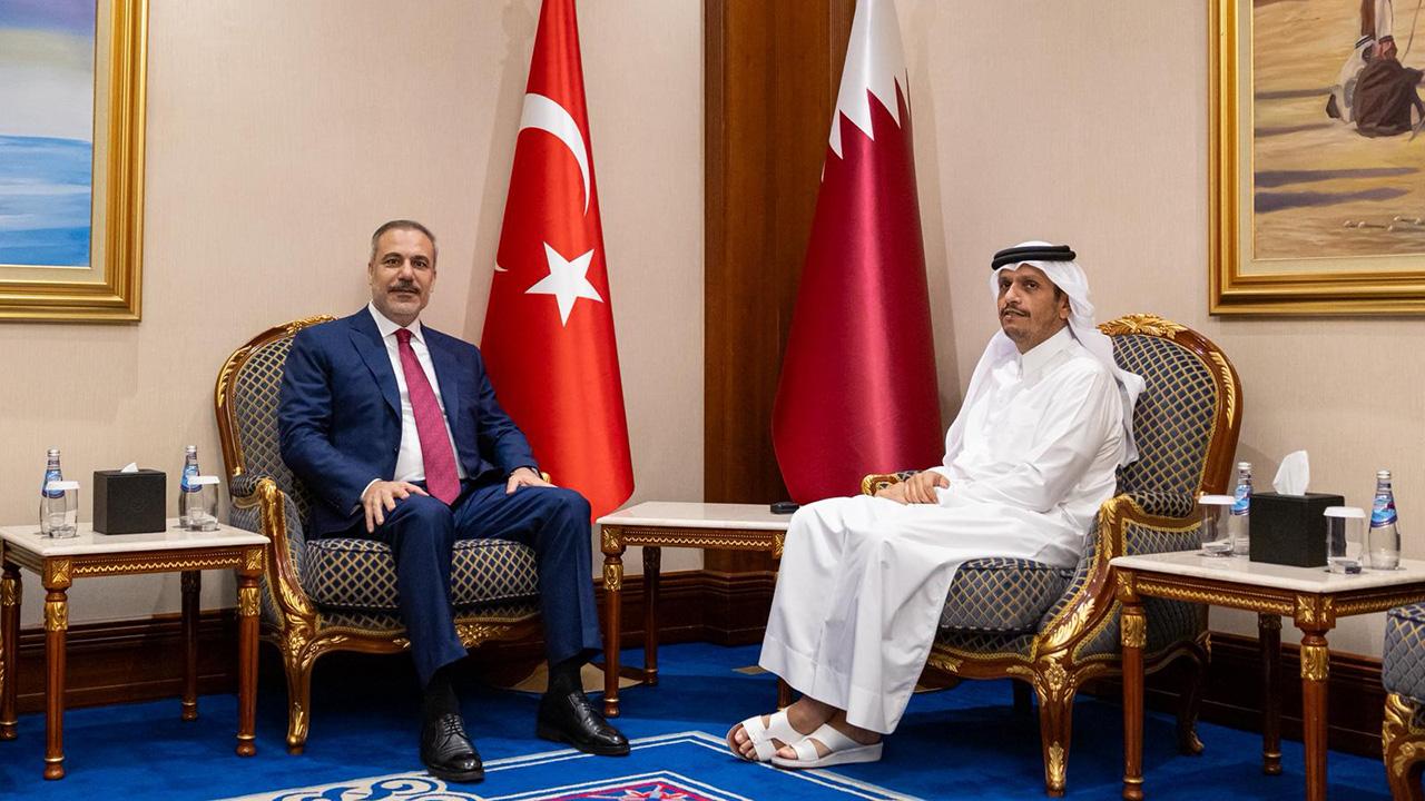 BAKAN FİDAN, KATAR BAŞBAKANI AL-THANİ İLE GÖRÜŞTÜ