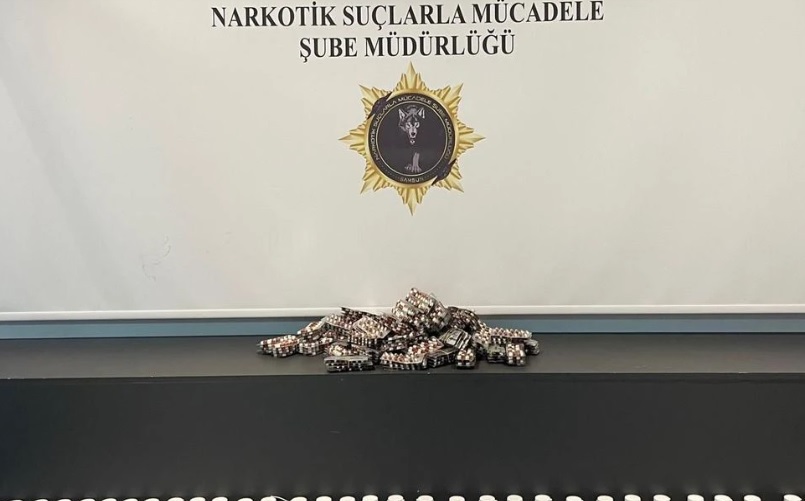 SAMSUN'DA ÇUVALLARA GİZLENMİŞ 15 BİN 908 UYUŞTURUCU HAP ELE GEÇİRİLDİ!