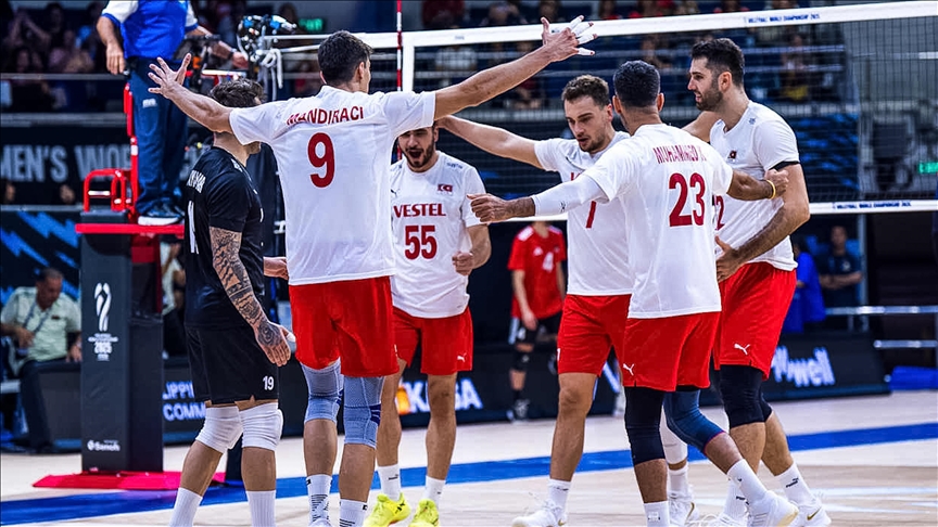 Kanada'yı 3-0 yenen A Milli Erkek Voleybol Takımı, son 16 turuna grup lideri olarak yükseldi
