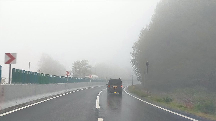 Bolu Dağı'nda sis etkili oluyor..