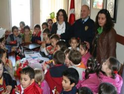 Anasınıfı Öğrencileri, Polis Amcalarının Kuruluş Yıldönümünü Kutladı!