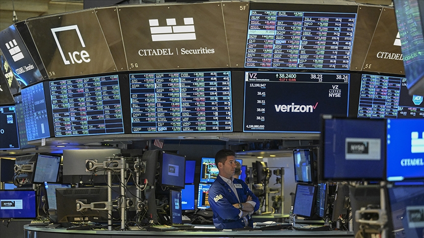 Küresel piyasalarda gözler Fed Başkanı Powell'ın konuşması ve ABD'nin büyüme verisinde