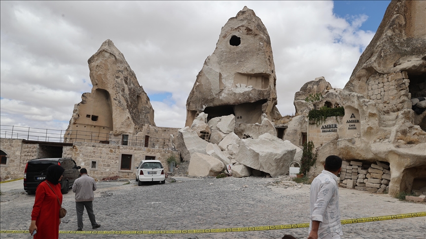 NEVŞEHİR'DE PERİBACASININ BİR BÖLÜMÜ ÇÖKTÜ!