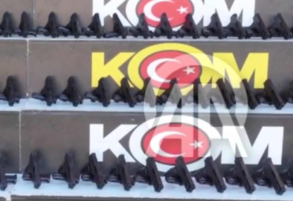 ADANA'da bir tırda 97 ruhsatsız tabanca ele geçirildi!