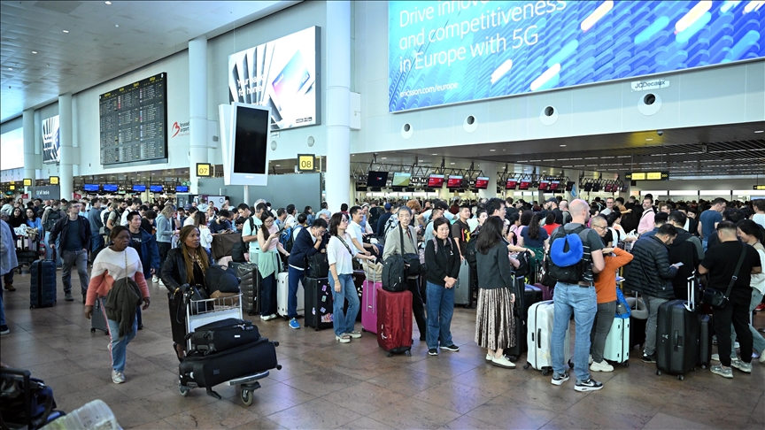 Siber saldırı nedeniyle Avrupa'nın büyük havalimanlarında aksaklıklar devam ediyor