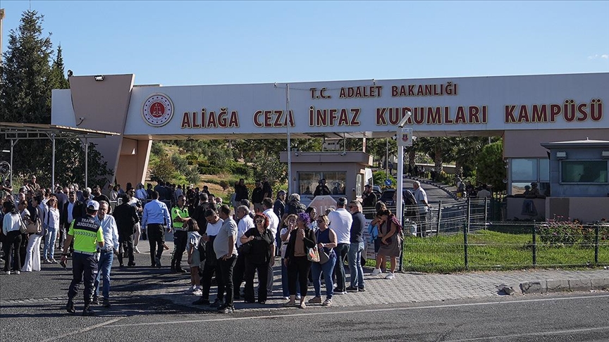 İZMİR BÜYÜKŞEHİR BELEDİYESİNE YÖNELİK "KOOPERATİF" DAVASINDA ARA KARAR