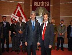 Şahinbey Belediyesi, Başarılı Personeli Cumhuriyet Altını İle Ödüllendirdi