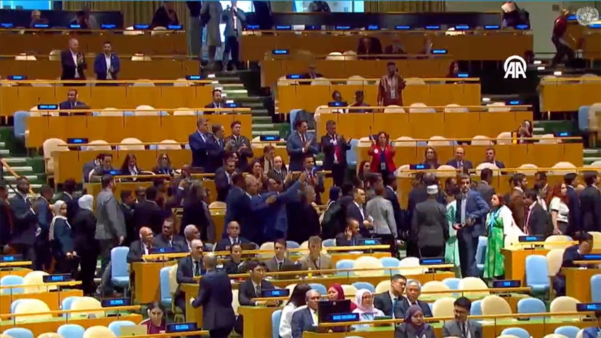 BM GENEL KURULU’NDA PROTESTO EDİLEN NETANYAHU BOŞ SALONA KONUŞTU