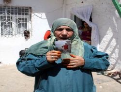 Cezaevinde Ölü Bulunan Yasin'in Yakınları Başbakan Ve Adalet Bakanından Yardım İstedi