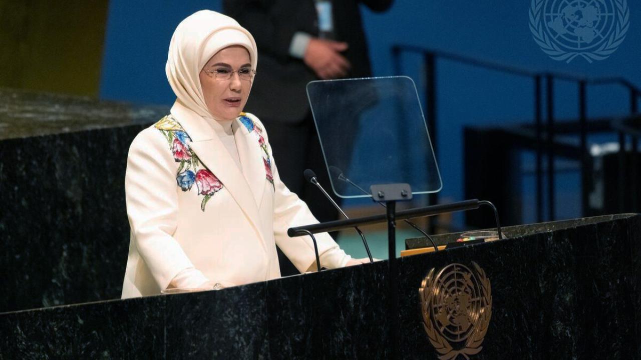 EMİNE ERDOĞAN HİMAYELERİNDE BAŞLATILAN SIFIR ATIK HAREKETİ 8 YAŞINDA