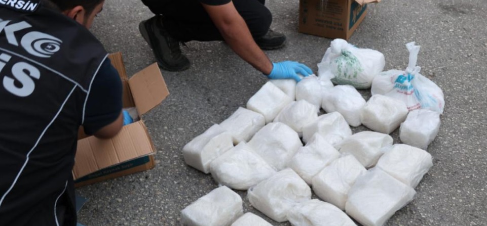 MERSİN'DE 31 KİLO 550 GRAM SENTETİK UYUŞTURUCU ELE GEÇİRİLDİ!