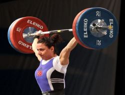 Halterde Sibel Şimşek 2 Altın 1 De Gümüş Madalya Aldı!