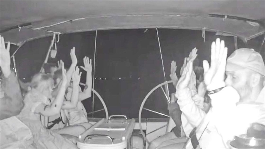 Küresel Sumud Filosu'na saldıran İsrail donanma unsurları, gemileri yasadışı şekilde ele geçirmeye başladı