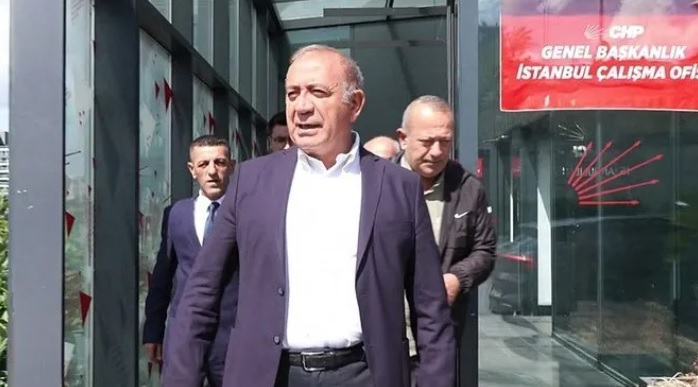 CHP İstanbul İl Kongresi'nin iptal davası ertelendi