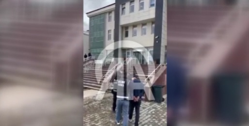 KARS'TA YASA DIŞI SİLAH TİCARETİ OPERASYONUNDA 3 ŞÜPHELİ TUTUKLANDI