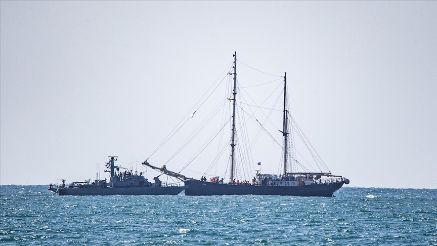 İsrail'in Küresel Sumud Filosu'nda alıkoyduğu 4 Fransız milletvekili açlık grevine başladı