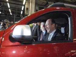 First Lady'den Cumhurbaşkanına En Ucuz Cip Hediyesi