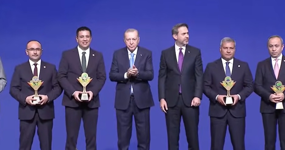 CUMHURBAŞKANI ERDOĞAN: YEŞİL ENERJİYE YATIRIM YAPAN ÜLKELERİN BAŞINDA GELİYORUZ