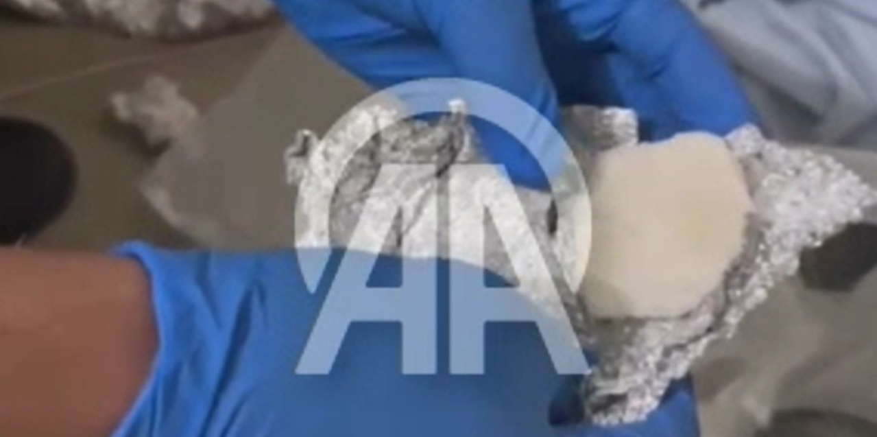 ADANA - Uyuşturucu ele geçirilen evdeki 3 şüpheli tutuklandı