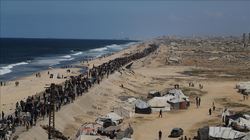 YÜZ BİNLERCE FİLİSTİNLİ KUZEYDE "ENKAZ HALİNE GELEN" EVLERİNE DÖNÜYOR
