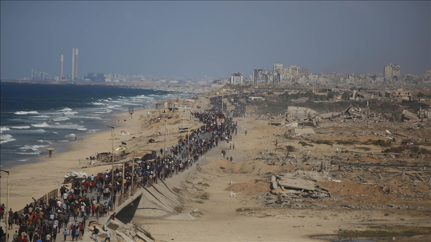 GAZZE’DE ATEŞKESİN İKİNCİ GÜNÜNDE FİLİSTİNLİLER EVLERİNE DÖNMEYE DEVAM EDİYOR