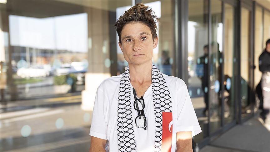 İsrail tarafından alıkonulan İsviçreli aktivist Rochard, maruz kaldığı kötü muameleyi anlattı